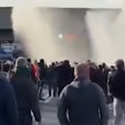 No green pass, manifestanti al porto di Trieste sgomberati con idranti