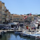 Saint-Tropez, cliente italiano inseguito dal cameriere: aveva lasciato "solo" 500 euro di mancia (e ne doveva lasciare mille)