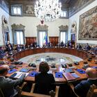 immagine Decreto Omnibus, flat tax raddoppiata per i Paperoni che rientrano in Italia e bonus per gli sfollati di Scampia: la bozza