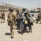 Afghanistan, Biden resiste a pressioni G7: «Ritiro il 31 agosto». I talebani: «Non diamo la caccia a nessuno»