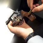 Carabiniere fa sparare con la pistola d'ordinanza un ragazzino di 13 anni, radiato dall'Arma