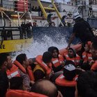 Libia, migranti: Sea Watch porta in salvo 202 persone