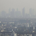 Bangkok, dipendenti a casa per inquinamento