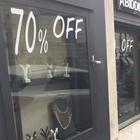 Roma, parte lo shopping, sconti fino al 70%: «Ma un negozio su tre è ancora chiuso»