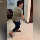 Maradona e il video che diventa virale: El Pibe si denuda e balla con la ex