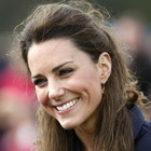 «Perchè ci sono tanti fotografi?»: la risposta di Kate Middleton alla bimba è speciale