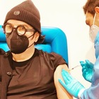 Renato Zero si è vaccinato: «Sono il paziente... zero. Viva la vita!»