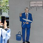 Silvio Berlusconi, riappare il murale a Milano: vandalizzato di nuovo dopo solo 4 ore
