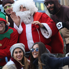• Con Giorgia Palmas e i figli: arriva Brumotti "Babbo Natale" 