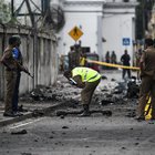 Sri Lanka, nuova esplosione a Colombo. Trovati 87 detonatori: 290 morti. «Gruppo jihadista dietro agli attacchi»