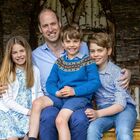 Principe George a Eton con papà William e mamma Kate: la retta della scuola è da capogiro