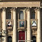 Papa Francesco proclama 5 nuovi santi: «Siamo troppo attaccati ai soldi e ai vizi»