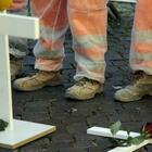 Cade da un'impalcatura di 3 metri durante una ristrutturazione: morto operaio di 35 anni