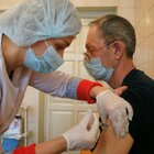 «Vaccini, nessun caso di morte accertato dopo le dosi»: il primo studio sulla sicurezza e l'efficacia