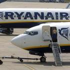 Ryanair cancella 600 voli per uno sciopero, caos vacanze