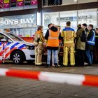 Olanda, passanti feriti nella via dello shopping all'Aja