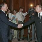 Putin, chi è Patrushev: l'alto funzionario russo a cui potrebbe cedere (temporaneamente) il potere per potersi operare