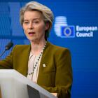 Domani la proposta Ue di flessibilità sulle multe per le auto. Annunciata da von der Leyen nel piano Ue per l'automotive