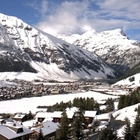 Valanga e paura a Livigno: morto lo sciatore estratto dalla neve in gravi condizioni