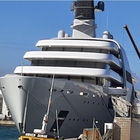 I due mega yacht di Abramovich in fuga 