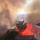 Tivoli, fiamme distruggono il centro di accoglienza: 150 migranti costretti a scappare, famiglie sfollate