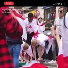 Italia-Inghilterra, tifosi inglesi provano a bruciare una bandiera italiana