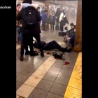 New York, spari ed esplosioni in metro a Brooklin: feriti. Panico in stazione