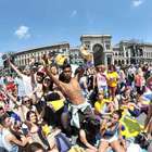 In migliaia in piazza Duomo per il concerto gratuito di...