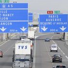 In Francia governo ipotizza velocità autostradale a 110 km/h. Macron, possibile un referendum