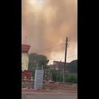 Incendio Pescara, le fiamme minacciano le abitazioni