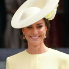 Kate, l'abito sexy che fece innamorare il principe William venduto all'asta per oltre 90mila euro