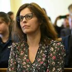 Ilaria Salis, chi è la donna in carcere a Budapest: dal ruolo di maestra a Monza al processo