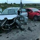 Incidente stradale, frontale tra due auto in curva: Mauro muore a 46 anni, un ferito grave