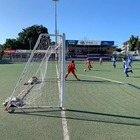 Traversa gli crolla sulla testa, grave 17enne di Ladispoli per la partita "illegale" nello stadio abbandonato