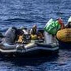 Gommone alla deriva per 7 giorni, sessanta migranti muoiono di stenti