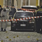 Omicidio di Natale a Pesaro, le indagini sul movente e le polemiche sul servizio di protezione.