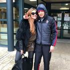 Mihajlovic lascia l'ospedale, la moglie Arianna. «Più bella cosa non c'è. Di nuovo a casa»