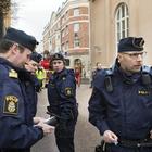 Coronavirus, Svezia controcorrente: uffici e ristoranti aperti, mezzi pubblici restano pieni