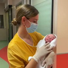 Roma, Aurora è la prima bimba nata nel 2021