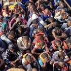 Migranti, il decreto di Di Maio irrita Zingaretti: «Basta bandierine»