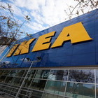 Ikea rinuncia alla Cassa Integrazione e restituisce i soldi ai dipendenti: «La crisi meno grave del previsto»