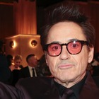 Golden Globe, al polso di Robert Downey Jr. spunta un "bollino blu": cos'è e a cosa serve il dispositivo (italiano)
