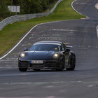 Porsche completa i test della nuova 911 ibrida. E abbassa il record al Nürburgring di 8". Verrà svelata il 28 maggio