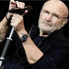 Phil Collins malato, si aggravano le condizioni. Il fondatore dei Genesis Mike Rutherford: «Non si muove più»