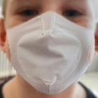 Bambini e mascherine, l'infettivologo: «Non sono indispensabili, l'importante è che le usino i genitori»