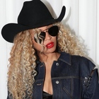 Beyoncé, la routine per i capelli nasconde un segreto: «Il legame con il mio passato e la mia eredità». Il rimedio contro la psoriasi