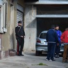 Far west in Calabria: uomo e donna uccisi a colpi di fucile sotto casa, spari in un bar e tre feriti Killer identificato