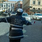 Vigili a Roma, straordinari da record ma pochi agenti per strada 