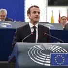Macron: «Rischiamo una guerra civile Ue. Basta con egoismi»