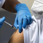 Finte vaccinazioni ai No vax, arrestato medico di Ravenna
